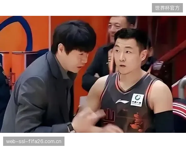 CBA休赛期迎最大合同到期潮,153人涌入市场或致交易量激增。 CBA休赛期迎最大合同到期潮,153人涌入市场或致交易量激增。